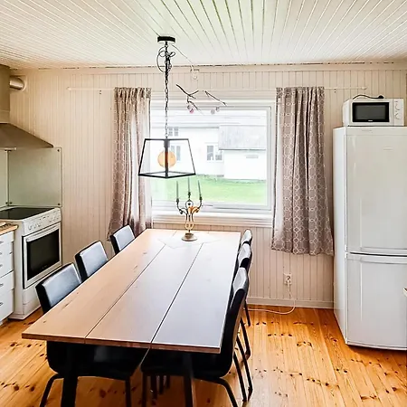 Awesome In With House Sea View